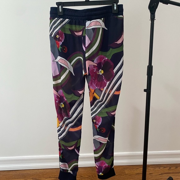 NWT Adidas Originals Az3239 Women Floral Burst Crepe Cuffed Pants Tights Size S - Picture 11 of 11